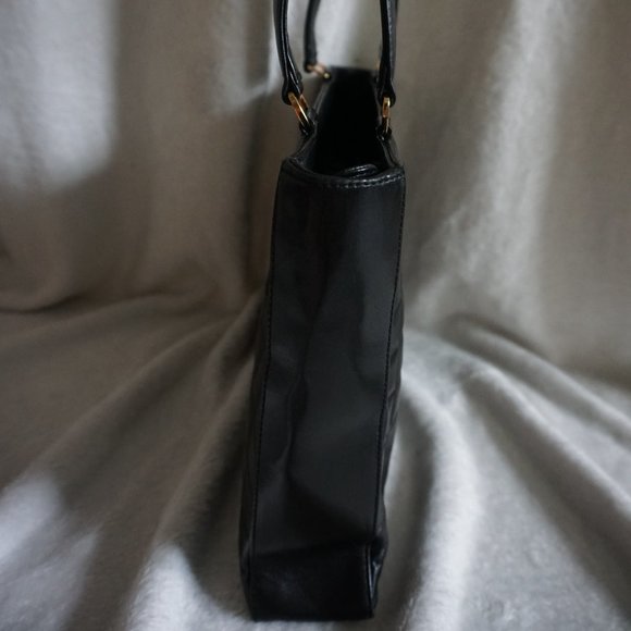 CHANEL Chocolate Bar CC Handbag - Picture 9 of 17